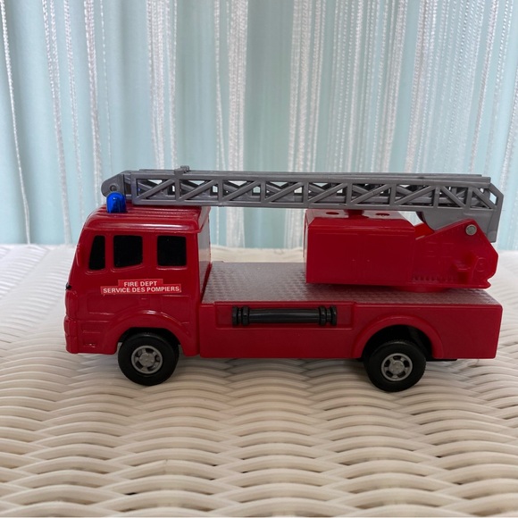 Bundle of Four Toy Vehicles - Picture 5 of 17